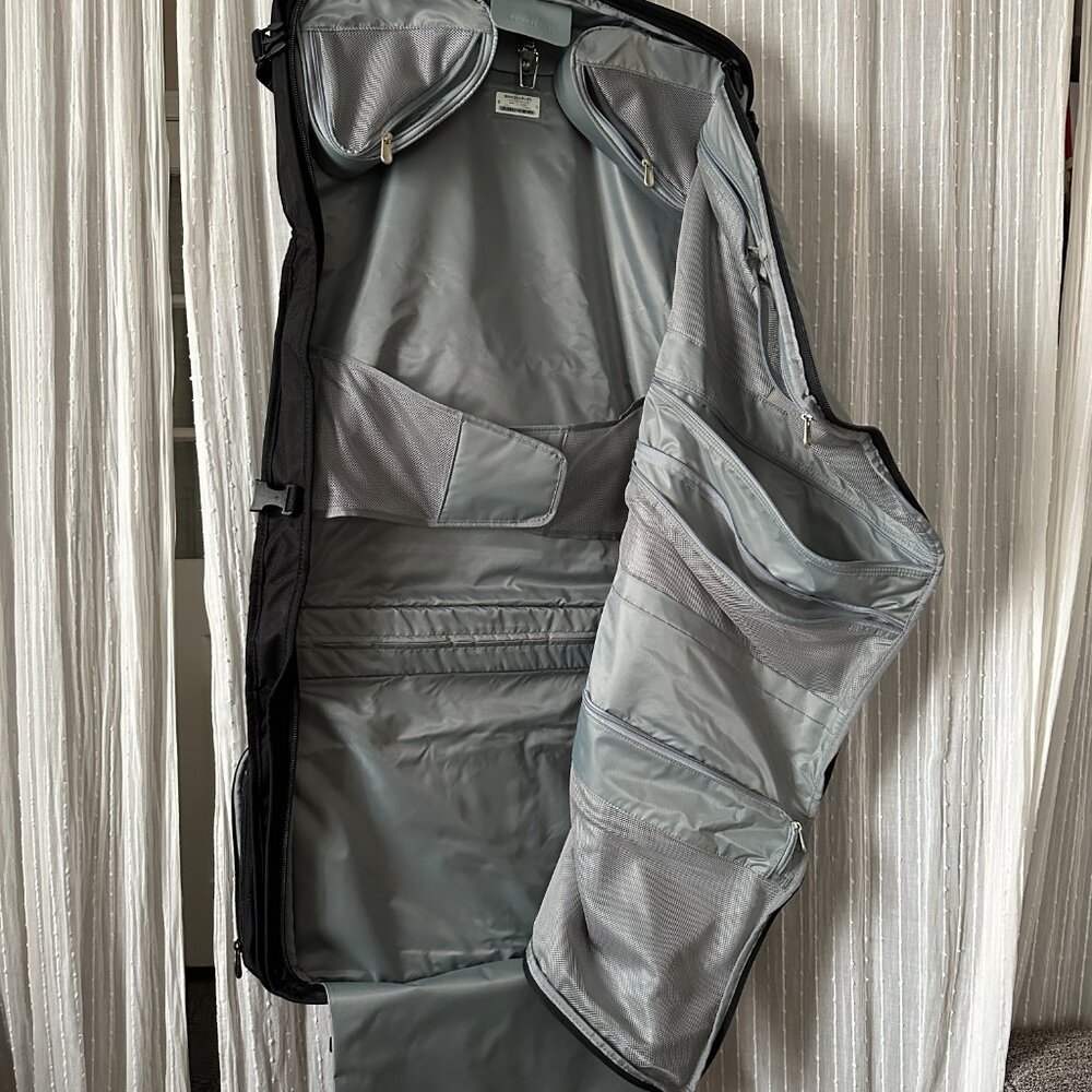 Hanging Clothing Luggage - Picture 2 of 3